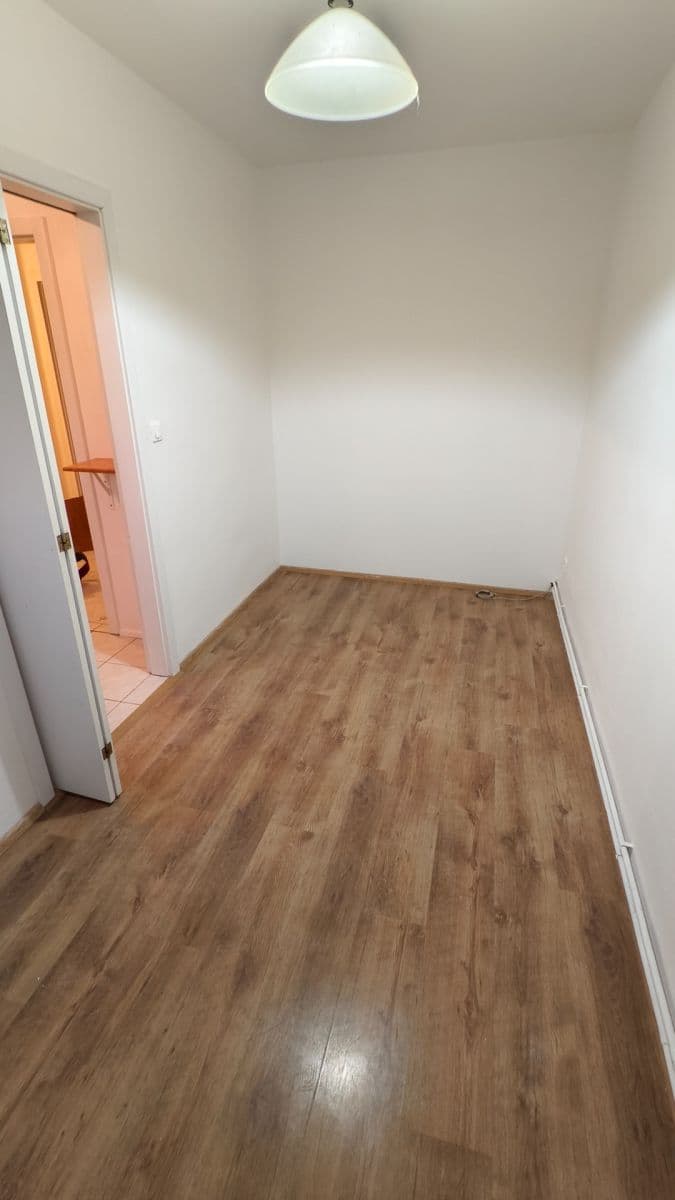 Prenájom bytu 3-izbový 55 m², Lidická, Kyjov, Jihomoravský kraj Prenájom bytu 3-izbový 55 m², Lidická, Kyjov, Jihomoravský kraj