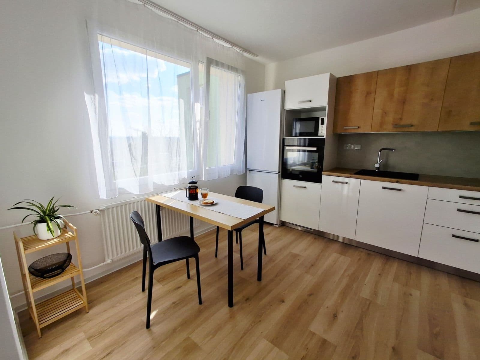 Prenájom bytu 1-izbový 39 m², Strážnická, Plzeň, Plzeňský kraj Prenájom bytu 1-izbový 39 m², Strážnická, Plzeň, Plzeňský kraj