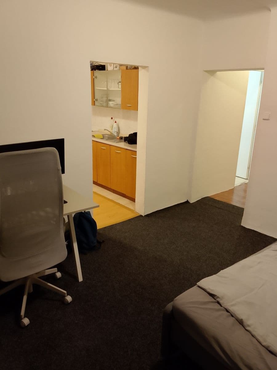 Prenájom bytu 1-izbový 36 m², Tilhonova, Brno, Jihomoravský kraj Prenájom bytu 1-izbový 36 m², Tilhonova, Brno, Jihomoravský kraj