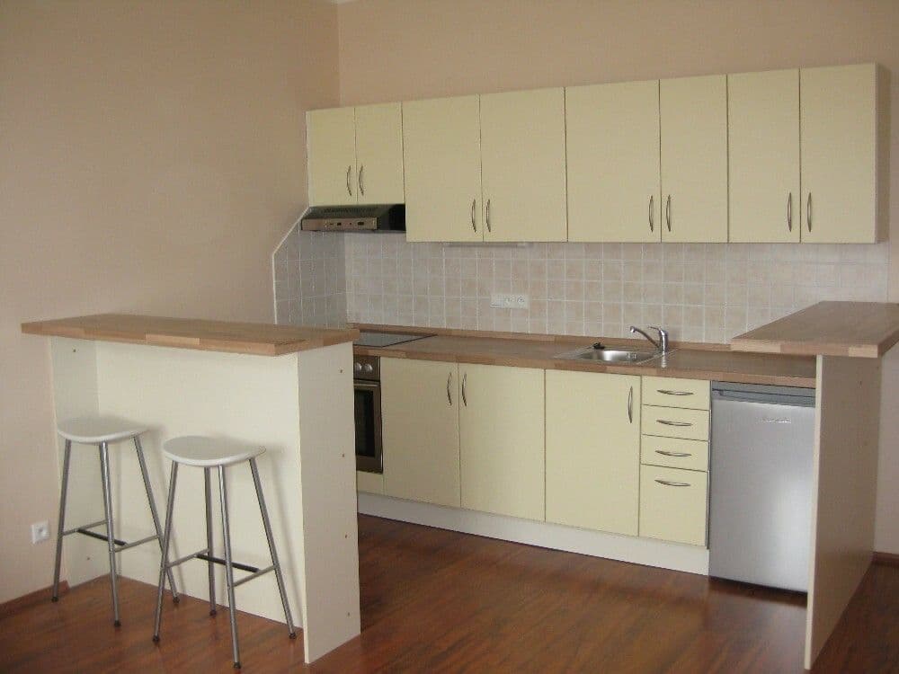 Prenájom bytu 2-izbový 58 m², Čestmírova, Praha, Praha Prenájom bytu 2-izbový 58 m², Čestmírova, Praha, Praha