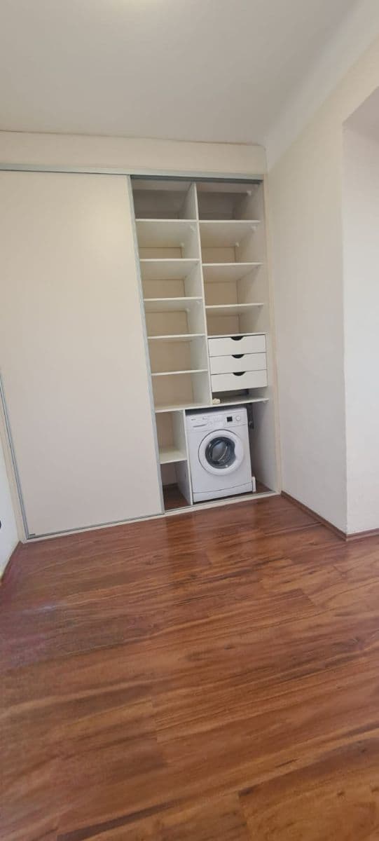 Prenájom bytu 2-izbový 58 m², Čestmírova, Praha, Praha Prenájom bytu 2-izbový 58 m², Čestmírova, Praha, Praha