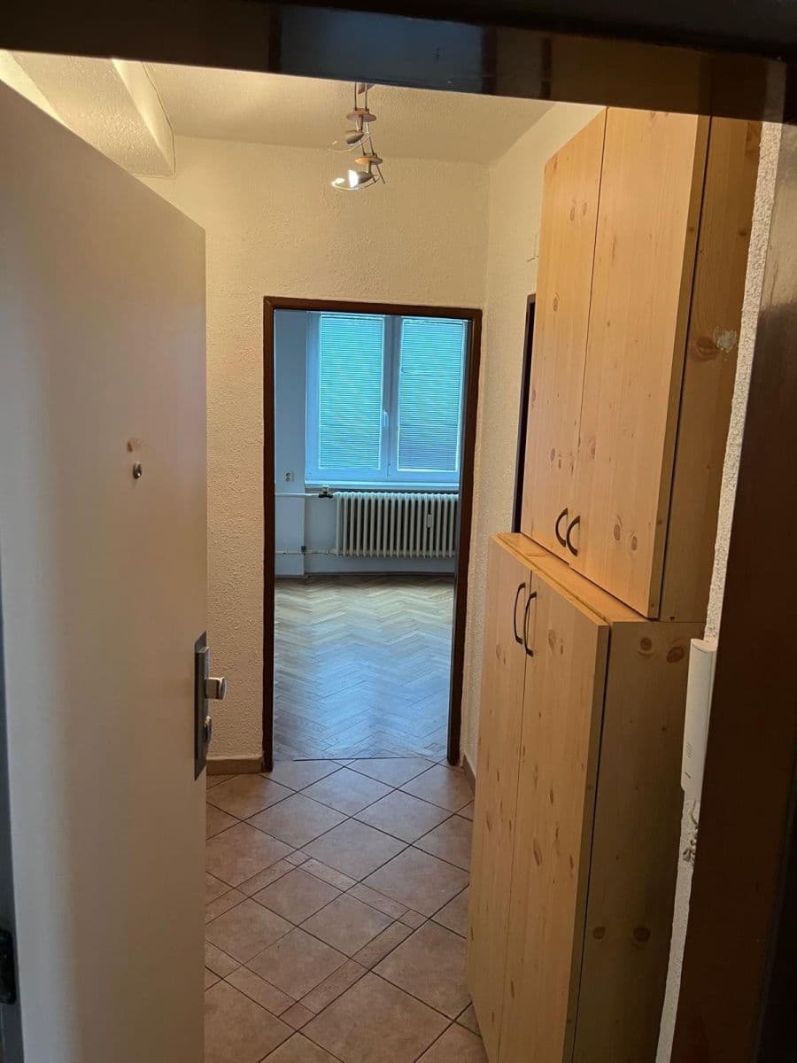 Prenájom bytu 2-izbový 52 m², Gutova, Praha, Praha Prenájom bytu 2-izbový 52 m², Gutova, Praha, Praha