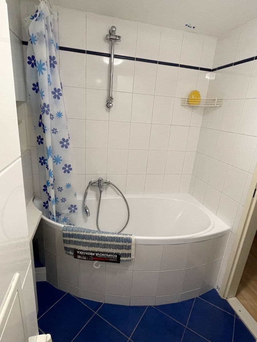 Prenájom bytu 1-izbový 34 m², Podvinný mlýn, Praha, Praha Prenájom bytu 1-izbový 34 m², Podvinný mlýn, Praha, Praha