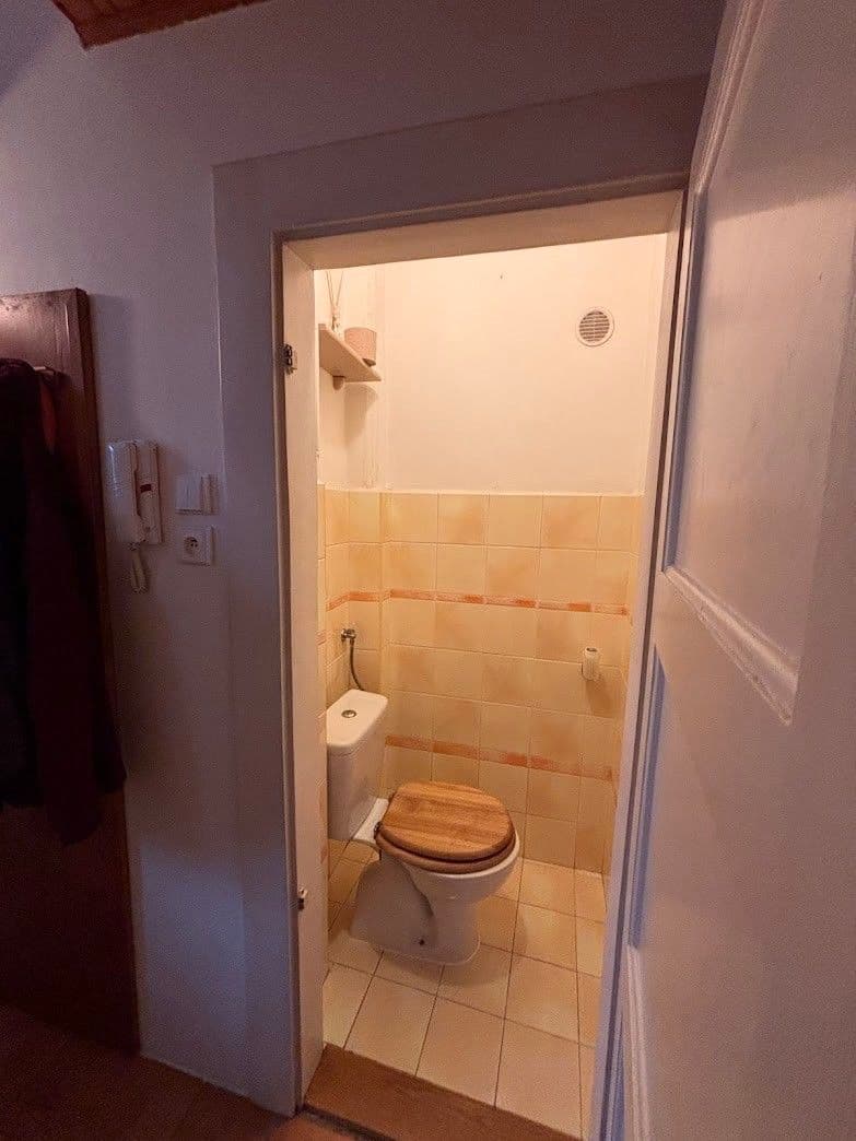 Prenájom bytu 1-izbový 40 m², U Křížku, Praha, Praha Prenájom bytu 1-izbový 40 m², U Křížku, Praha, Praha