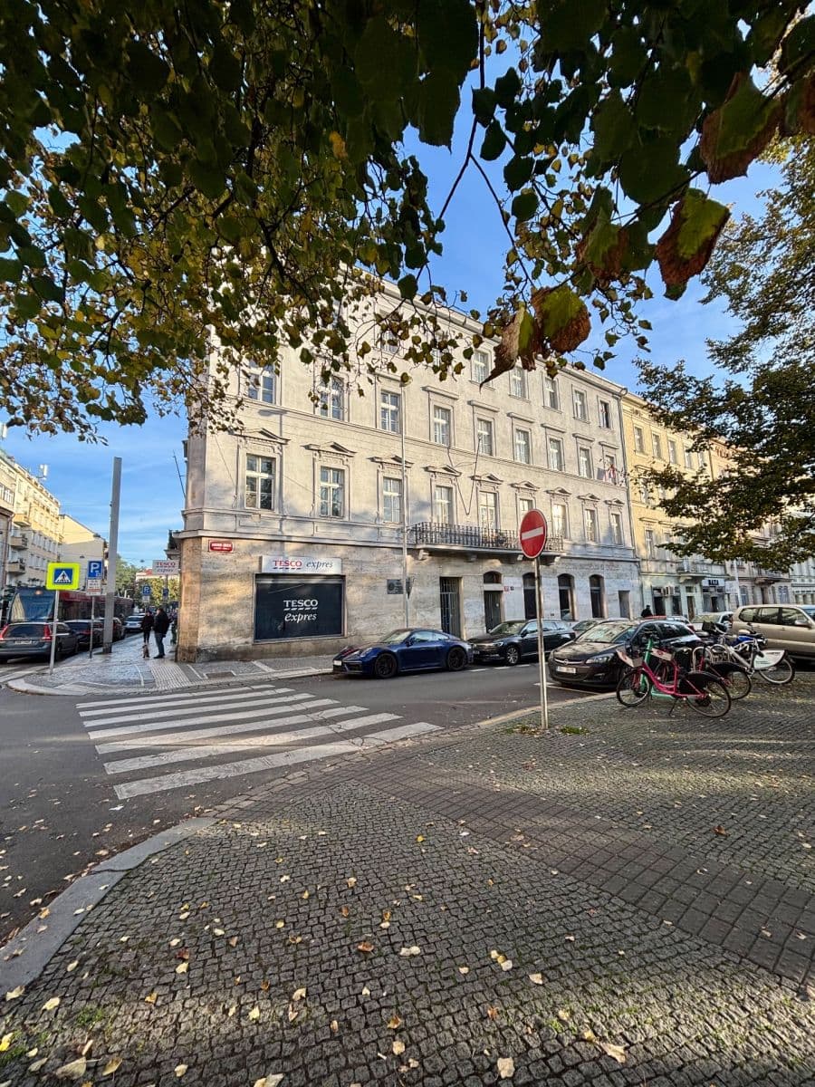 Prenájom bytu 1-izbový 32 m², Arbesovo náměstí, Praha, Praha Prenájom bytu 1-izbový 32 m², Arbesovo náměstí, Praha, Praha