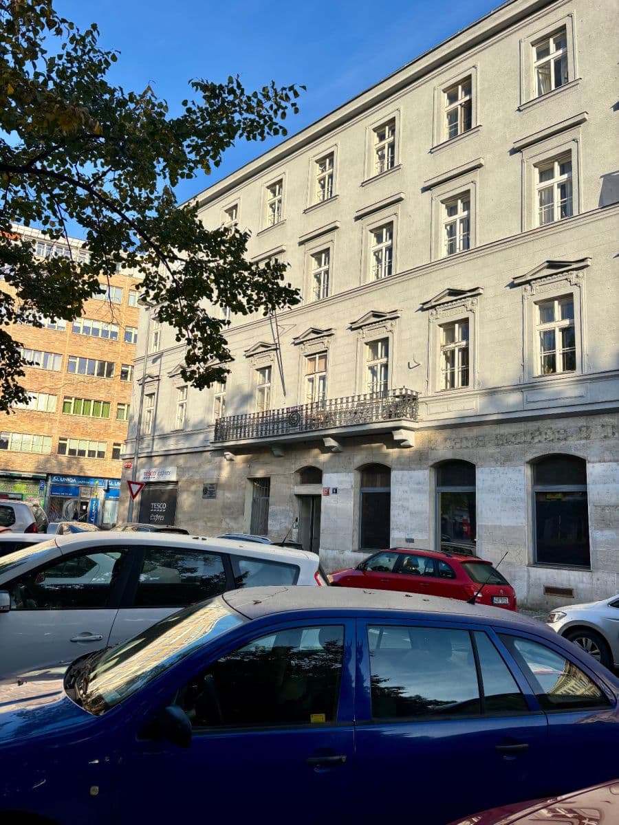 Prenájom bytu 1-izbový 32 m², Arbesovo náměstí, Praha, Praha Prenájom bytu 1-izbový 32 m², Arbesovo náměstí, Praha, Praha