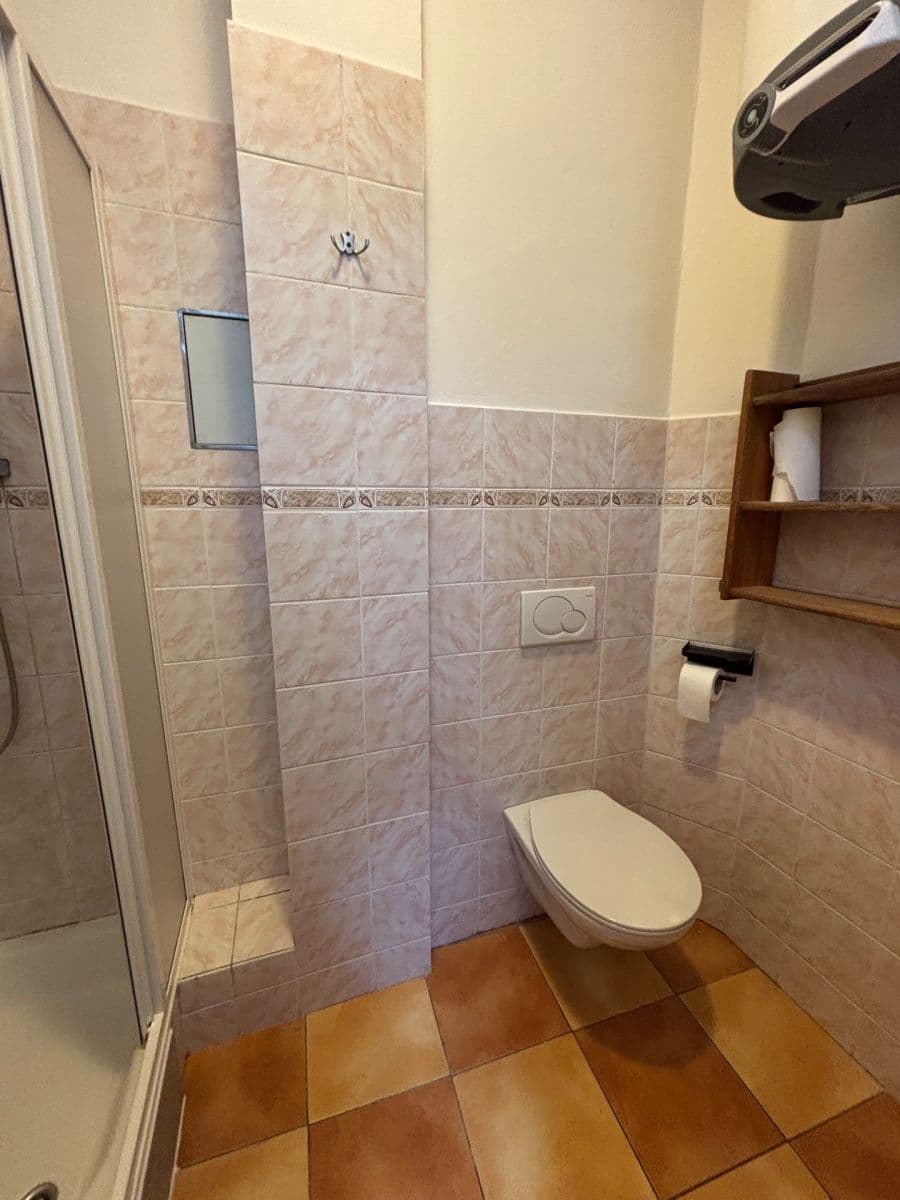 Prenájom bytu 1-izbový 32 m², Arbesovo náměstí, Praha, Praha Prenájom bytu 1-izbový 32 m², Arbesovo náměstí, Praha, Praha