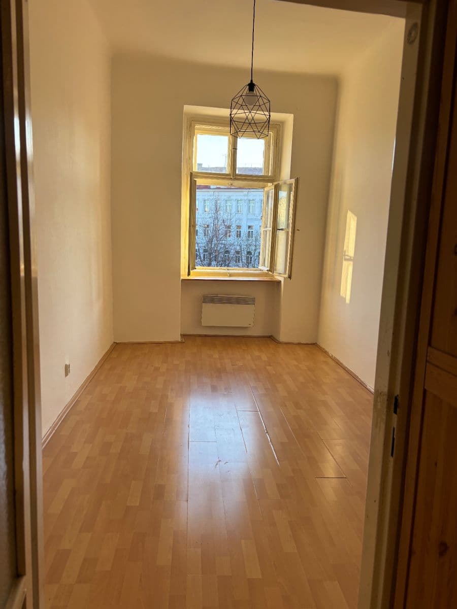 Prenájom bytu 1-izbový 32 m², Arbesovo náměstí, Praha, Praha Prenájom bytu 1-izbový 32 m², Arbesovo náměstí, Praha, Praha