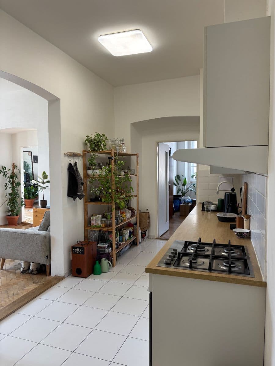 Prenájom bytu 3-izbový 100 m², Arbesovo náměstí, Praha, Praha Prenájom bytu 3-izbový 100 m², Arbesovo náměstí, Praha, Praha