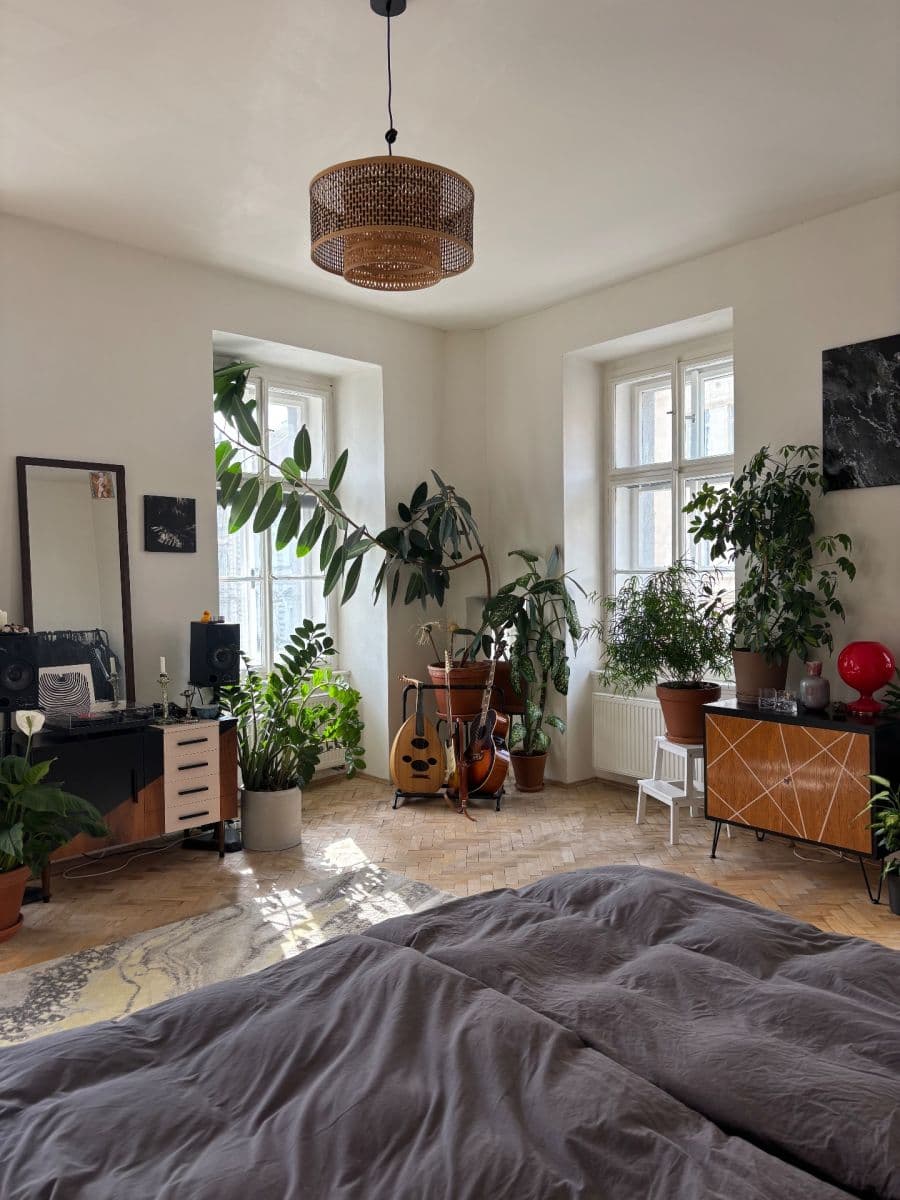 Prenájom bytu 3-izbový 100 m², Arbesovo náměstí, Praha, Praha Prenájom bytu 3-izbový 100 m², Arbesovo náměstí, Praha, Praha