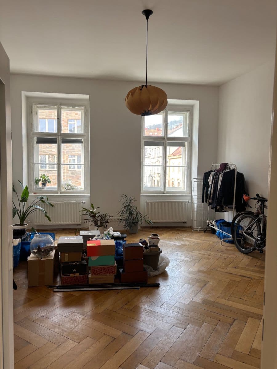 Prenájom bytu 3-izbový 100 m², Arbesovo náměstí, Praha, Praha Prenájom bytu 3-izbový 100 m², Arbesovo náměstí, Praha, Praha