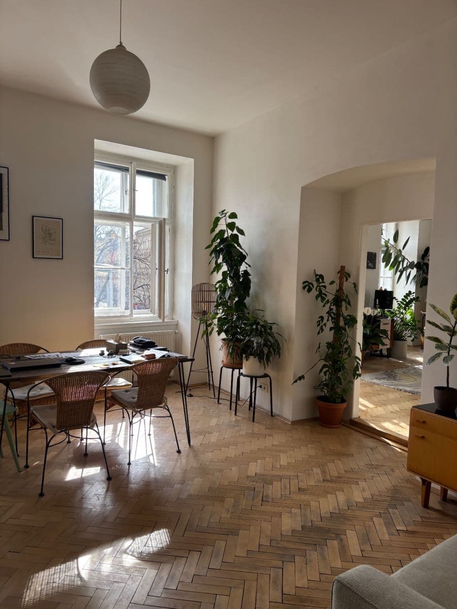 Prenájom bytu 3-izbový 100 m², Arbesovo náměstí, Praha, Praha Prenájom bytu 3-izbový 100 m², Arbesovo náměstí, Praha, Praha