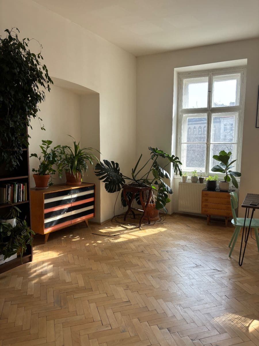 Prenájom bytu 3-izbový 100 m², Arbesovo náměstí, Praha, Praha Prenájom bytu 3-izbový 100 m², Arbesovo náměstí, Praha, Praha