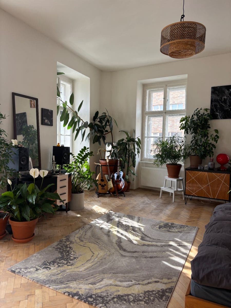 Prenájom bytu 3-izbový 100 m², Arbesovo náměstí, Praha, Praha Prenájom bytu 3-izbový 100 m², Arbesovo náměstí, Praha, Praha