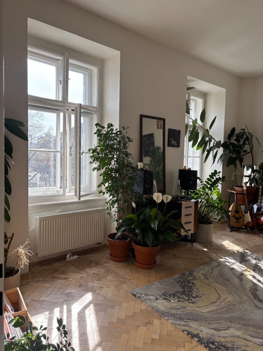 Prenájom bytu 3-izbový 100 m², Arbesovo náměstí, Praha, Praha Prenájom bytu 3-izbový 100 m², Arbesovo náměstí, Praha, Praha