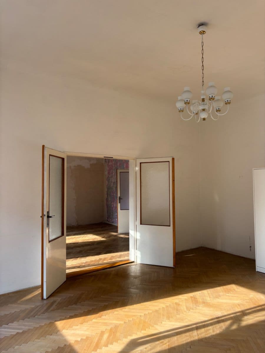 Prenájom bytu 2-izbový 77 m², Arbesovo náměstí, Praha, Praha Prenájom bytu 2-izbový 77 m², Arbesovo náměstí, Praha, Praha