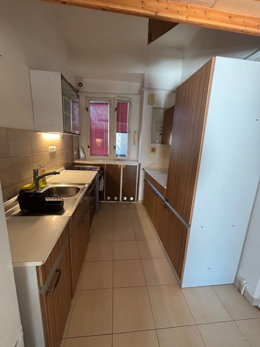 Prenájom bytu 2-izbový 77 m², Arbesovo náměstí, Praha, Praha Prenájom bytu 2-izbový 77 m², Arbesovo náměstí, Praha, Praha