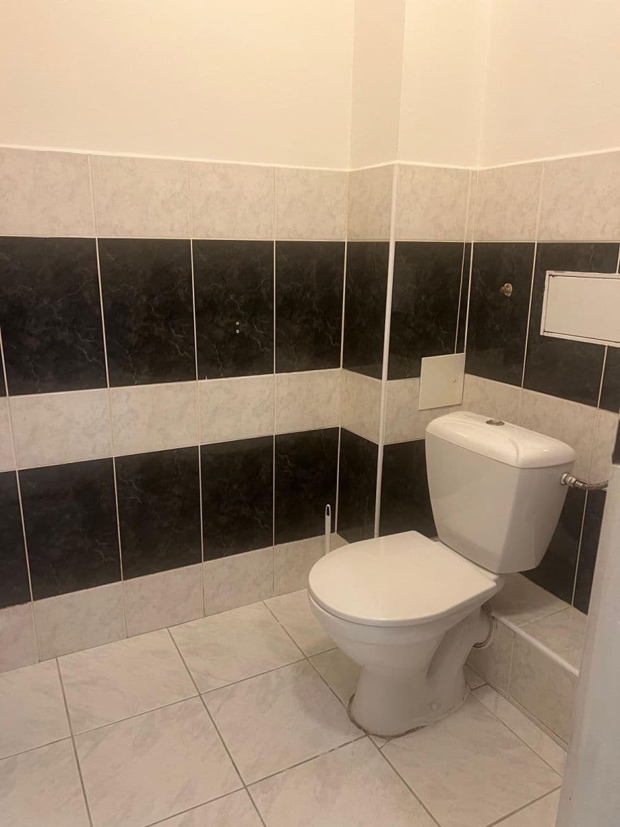 Prenájom bytu 2-izbový 84 m², Arbesovo náměstí, Praha, Praha Prenájom bytu 2-izbový 84 m², Arbesovo náměstí, Praha, Praha