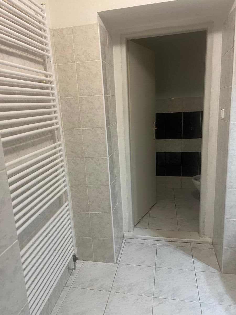 Prenájom bytu 2-izbový 84 m², Arbesovo náměstí, Praha, Praha Prenájom bytu 2-izbový 84 m², Arbesovo náměstí, Praha, Praha