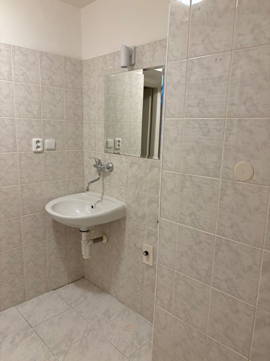 Prenájom bytu 2-izbový 84 m², Arbesovo náměstí, Praha, Praha Prenájom bytu 2-izbový 84 m², Arbesovo náměstí, Praha, Praha
