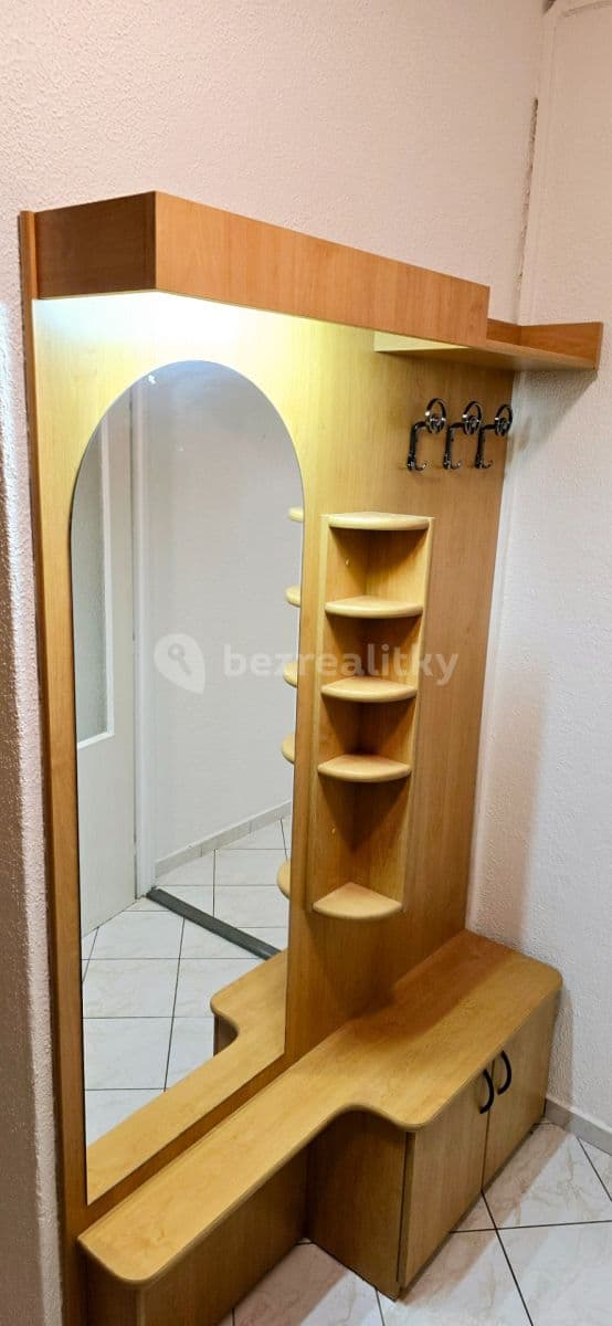 Prenájom bytu 3-izbový 73 m², U Kostela, Jablonec nad Nisou, Liberecký kraj Prenájom bytu 3-izbový 73 m², U Kostela, Jablonec nad Nisou, Liberecký kraj