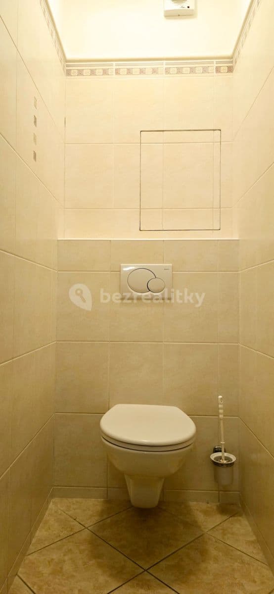 Prenájom bytu 3-izbový 73 m², U Kostela, Jablonec nad Nisou, Liberecký kraj Prenájom bytu 3-izbový 73 m², U Kostela, Jablonec nad Nisou, Liberecký kraj