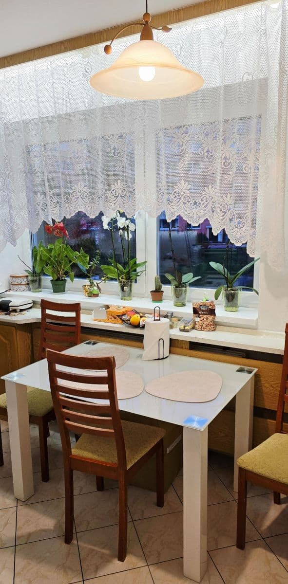 Prenájom bytu 3-izbový 73 m², U Kostela, Jablonec nad Nisou, Liberecký kraj Prenájom bytu 3-izbový 73 m², U Kostela, Jablonec nad Nisou, Liberecký kraj