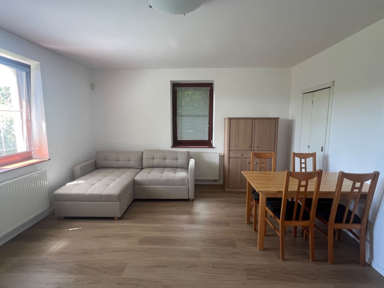 Prenájom bytu 2-izbový 57 m², Sadová, Statenice, Středočeský kraj Prenájom bytu 2-izbový 57 m², Sadová, Statenice, Středočeský kraj