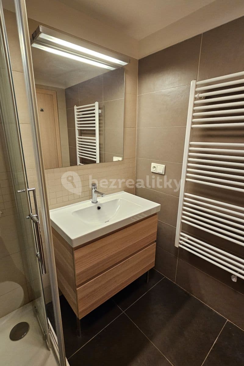 Prenájom bytu 2-izbový 65 m², Šimáčkova, Praha, Praha Prenájom bytu 2-izbový 65 m², Šimáčkova, Praha, Praha