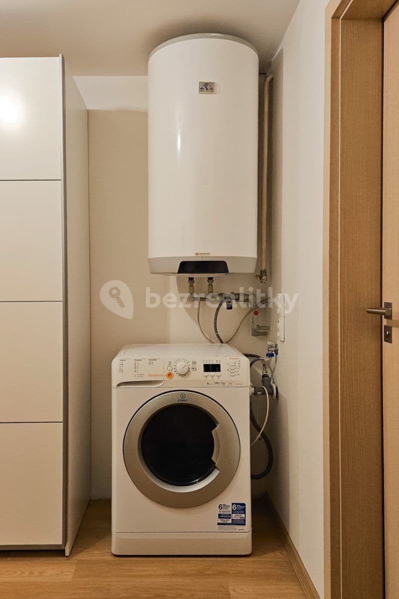 Prenájom bytu 2-izbový 65 m², Šimáčkova, Praha, Praha Prenájom bytu 2-izbový 65 m², Šimáčkova, Praha, Praha