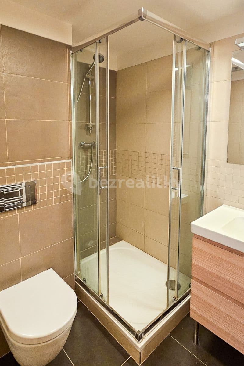 Prenájom bytu 2-izbový 65 m², Šimáčkova, Praha, Praha Prenájom bytu 2-izbový 65 m², Šimáčkova, Praha, Praha