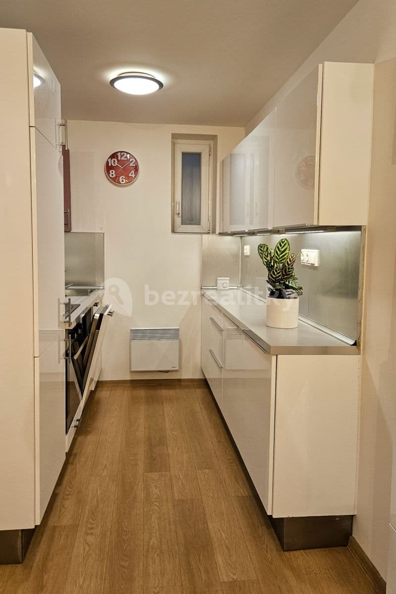 Prenájom bytu 2-izbový 65 m², Šimáčkova, Praha, Praha Prenájom bytu 2-izbový 65 m², Šimáčkova, Praha, Praha