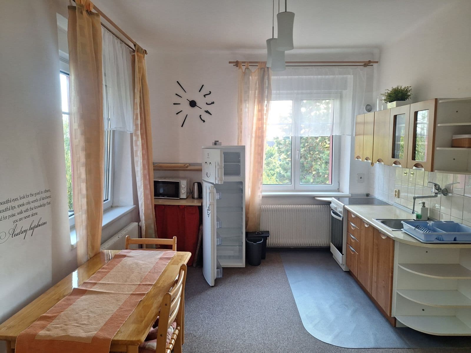 Prenájom bytu 1-izbový 44 m², Edisonova, Praha, Praha Prenájom bytu 1-izbový 44 m², Edisonova, Praha, Praha