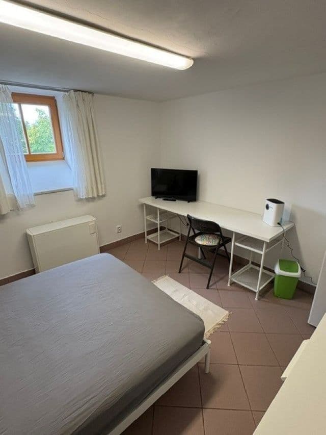Prenájom bytu Garsoniéra 12 m², Vlnitá, Praha, Praha Prenájom bytu Garsoniéra 12 m², Vlnitá, Praha, Praha