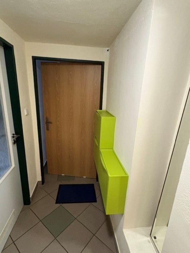 Prenájom bytu Garsoniéra 12 m², Vlnitá, Praha, Praha Prenájom bytu Garsoniéra 12 m², Vlnitá, Praha, Praha