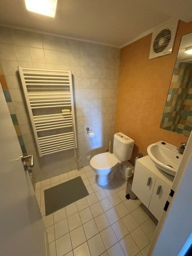 Prenájom bytu Garsoniéra 12 m², Vlnitá, Praha, Praha Prenájom bytu Garsoniéra 12 m², Vlnitá, Praha, Praha