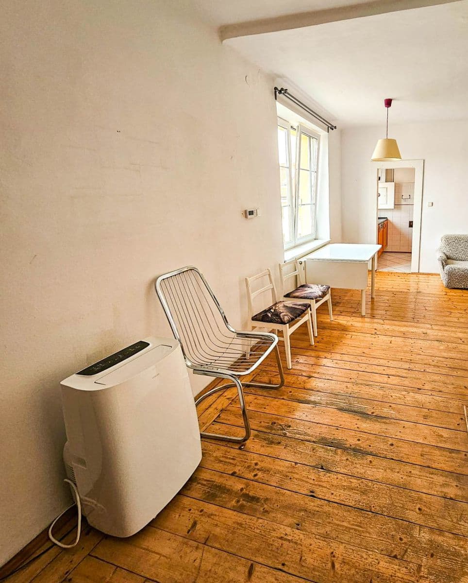 Prenájom bytu 2-izbový 47 m², U Slovanské pojišťovny, Praha, Praha Prenájom bytu 2-izbový 47 m², U Slovanské pojišťovny, Praha, Praha