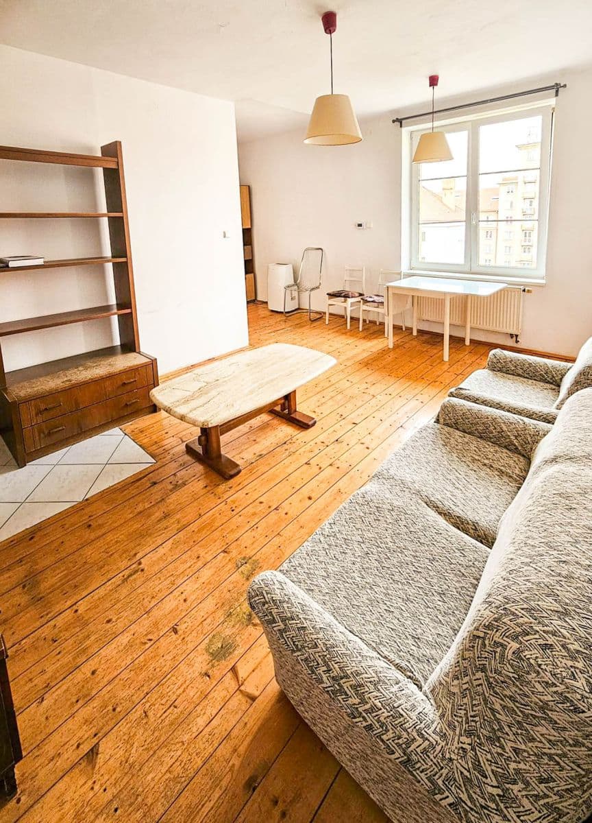 Prenájom bytu 2-izbový 47 m², U Slovanské pojišťovny, Praha, Praha Prenájom bytu 2-izbový 47 m², U Slovanské pojišťovny, Praha, Praha