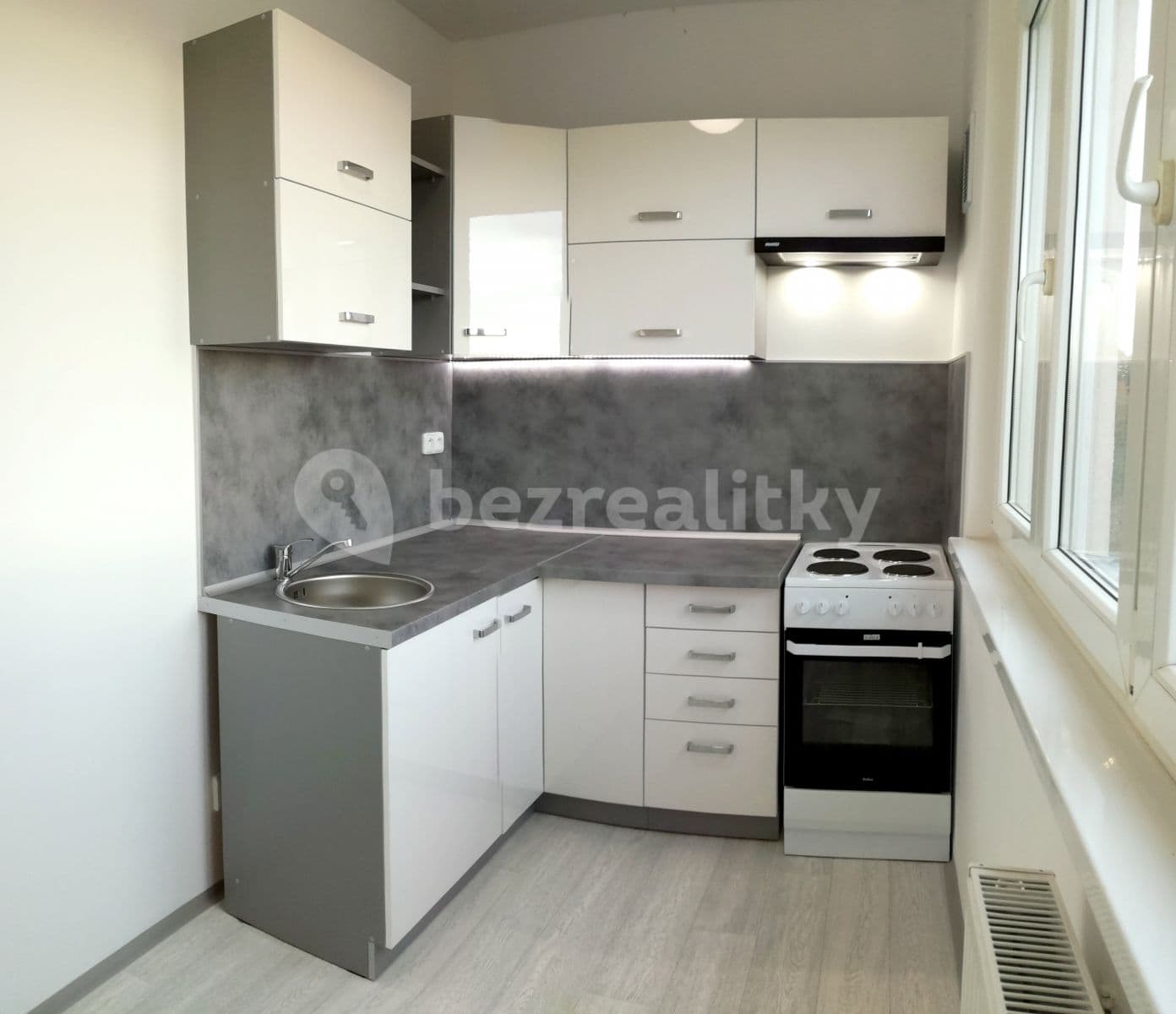 Prenájom bytu 2-izbový 54 m², Cihlářská, Chomutov, Ústecký kraj Prenájom bytu 2-izbový 54 m², Cihlářská, Chomutov, Ústecký kraj