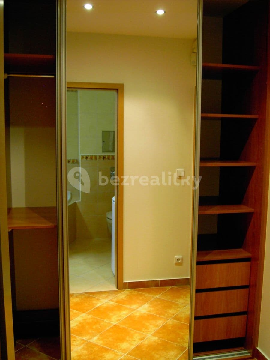 Prenájom bytu 2-izbový 50 m², Kamelova, Praha, Praha Prenájom bytu 2-izbový 50 m², Kamelova, Praha, Praha