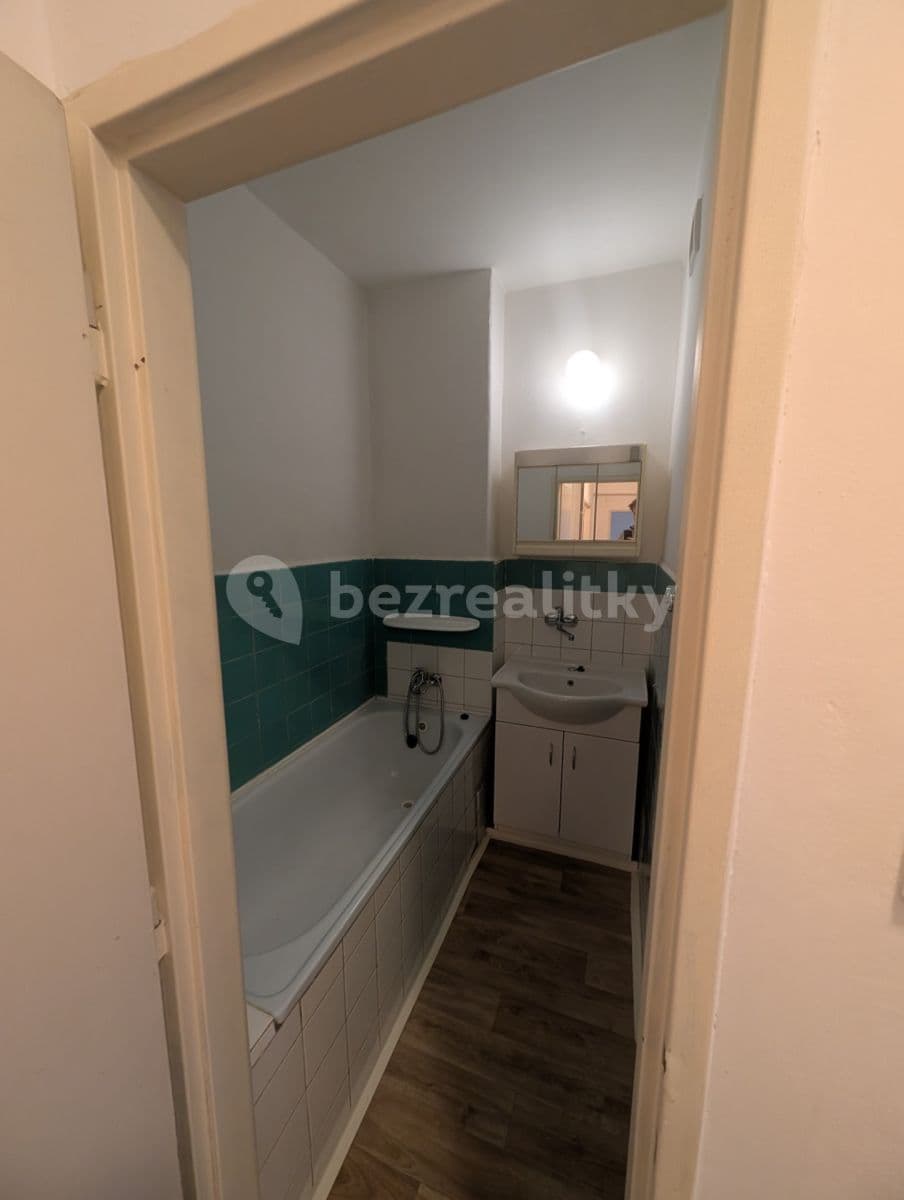 Prenájom bytu 2-izbový 60 m², Saratovská, Praha, Praha Prenájom bytu 2-izbový 60 m², Saratovská, Praha, Praha