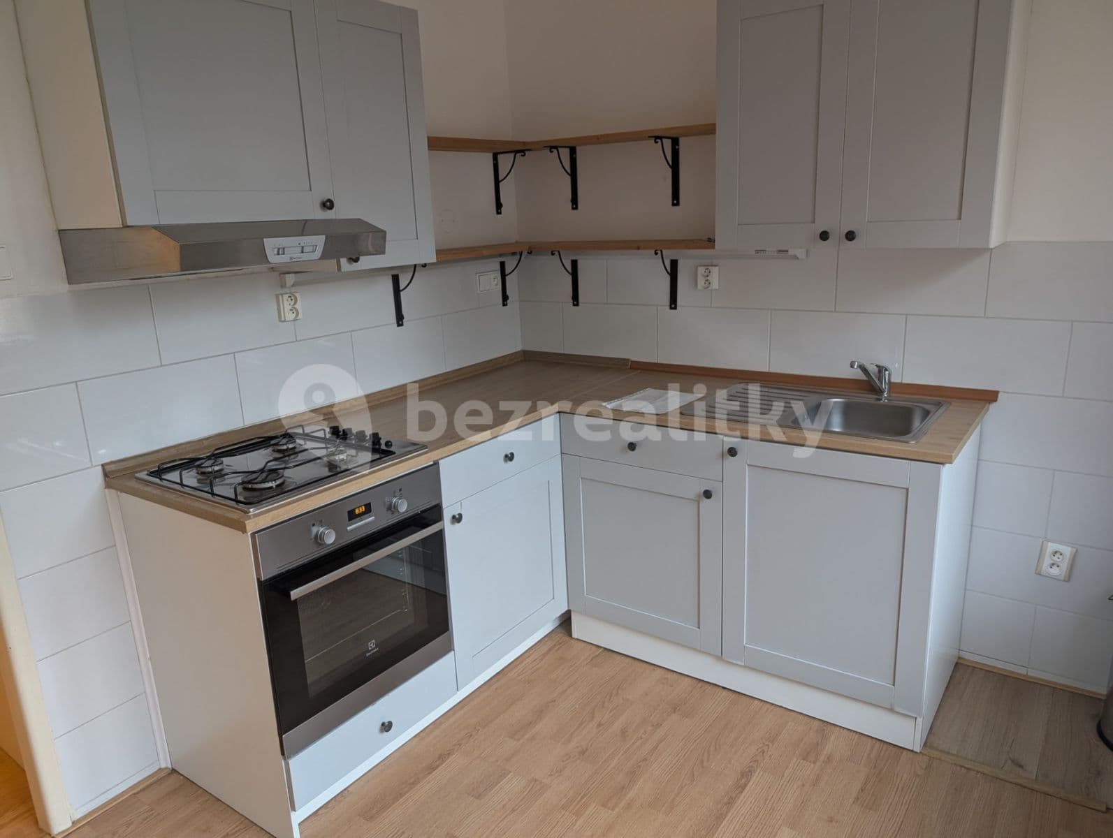 Prenájom bytu 2-izbový 60 m², Saratovská, Praha, Praha Prenájom bytu 2-izbový 60 m², Saratovská, Praha, Praha