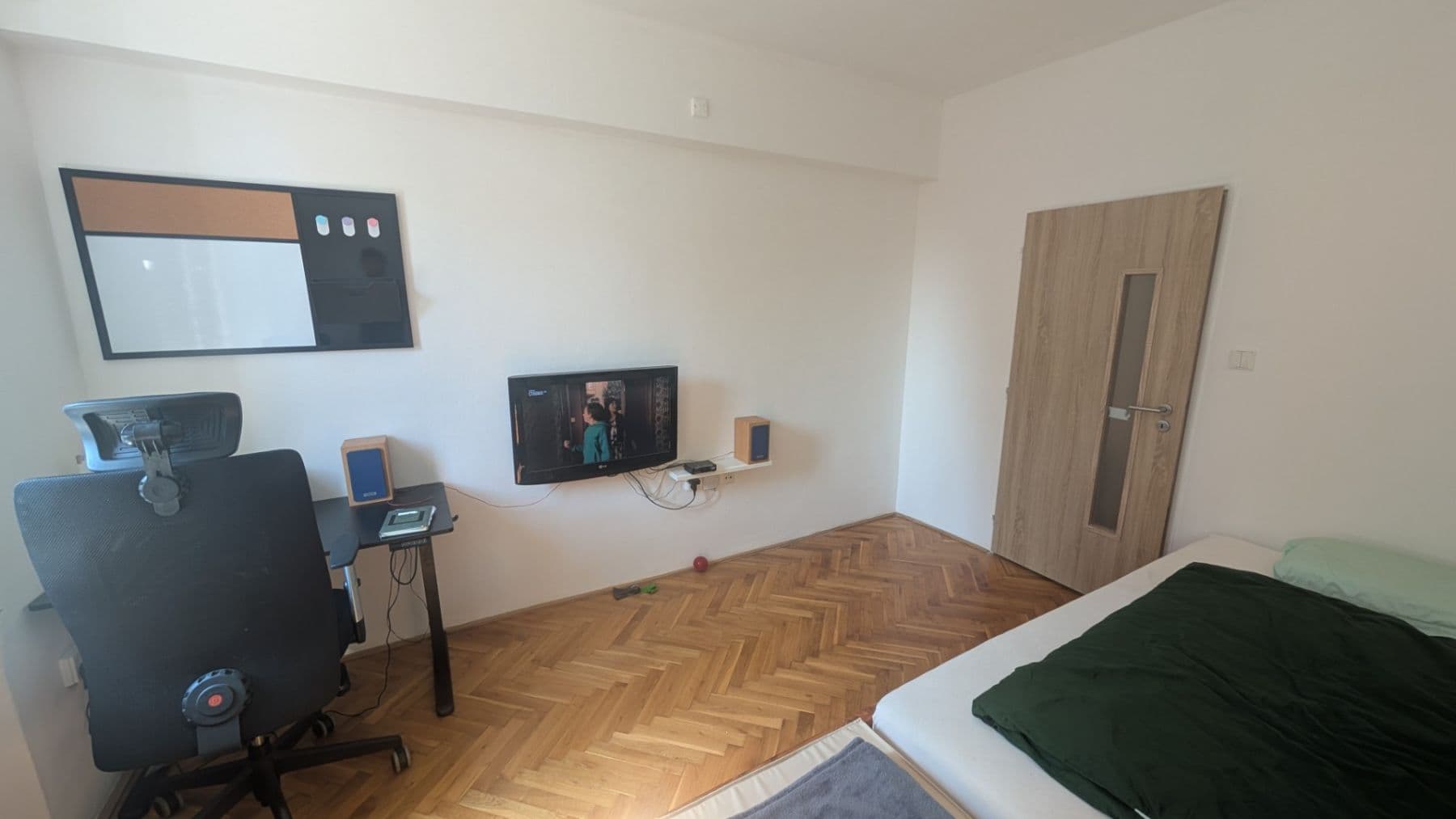 Prenájom bytu 2-izbový 60 m², Saratovská, Praha, Praha Prenájom bytu 2-izbový 60 m², Saratovská, Praha, Praha