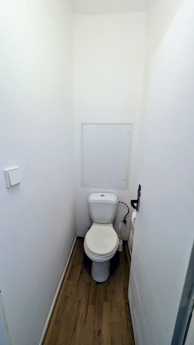 Prenájom bytu 2-izbový 60 m², Saratovská, Praha, Praha Prenájom bytu 2-izbový 60 m², Saratovská, Praha, Praha