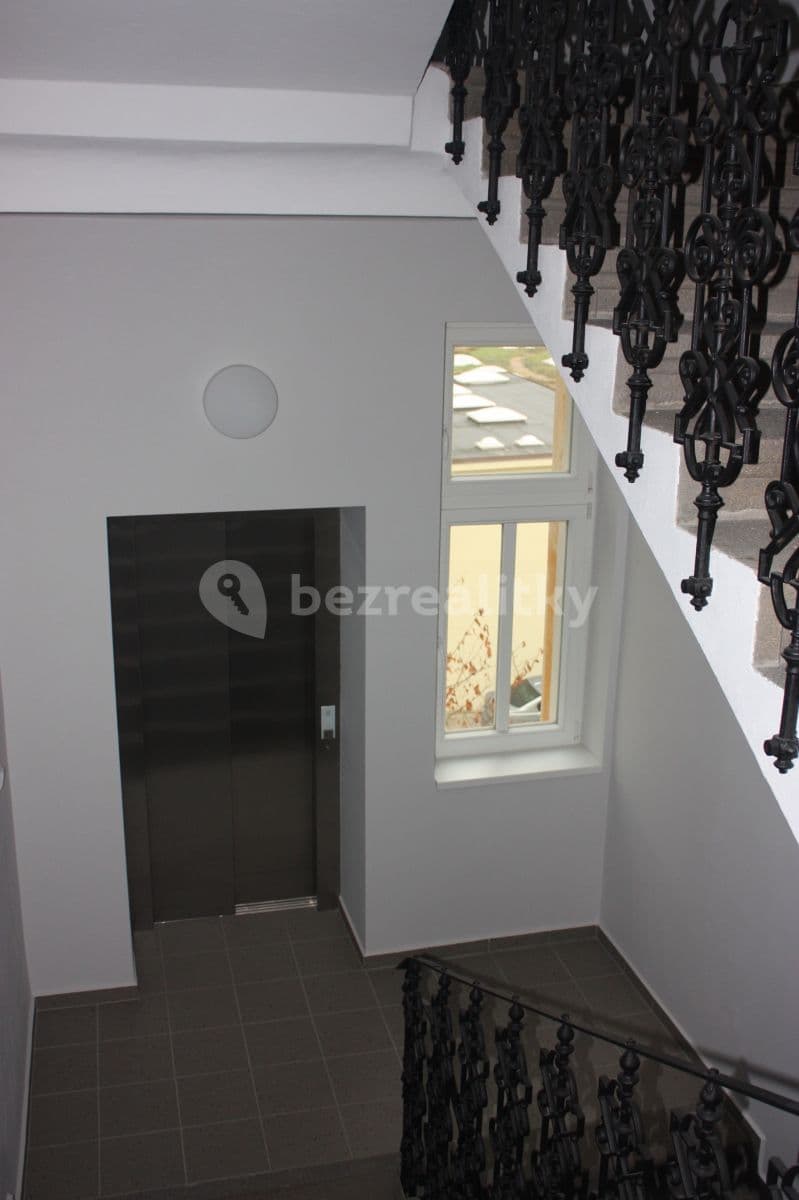 Prenájom bytu 2-izbový 40 m², Ovenecká, Praha, Praha Prenájom bytu 2-izbový 40 m², Ovenecká, Praha, Praha