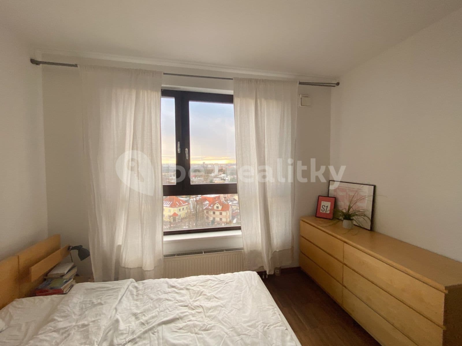 Prenájom bytu 2-izbový 46 m², Jeremiášova, Praha, Praha Prenájom bytu 2-izbový 46 m², Jeremiášova, Praha, Praha