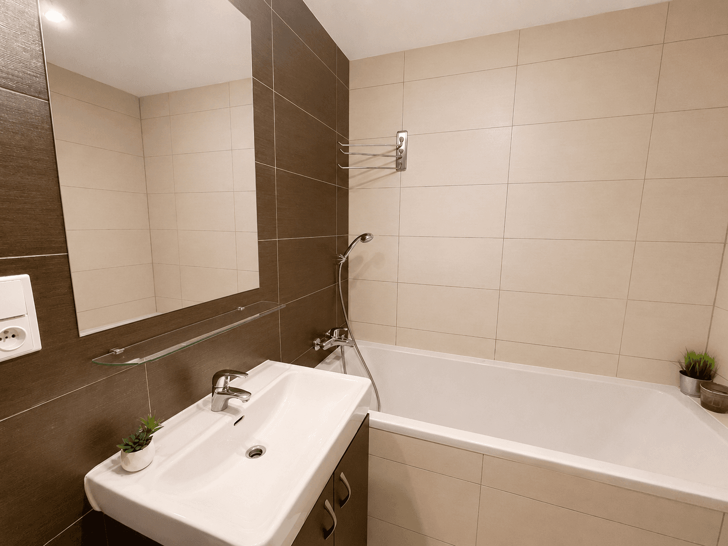 Prenájom bytu 2-izbový 46 m², Jeremiášova, Praha, Praha Prenájom bytu 2-izbový 46 m², Jeremiášova, Praha, Praha