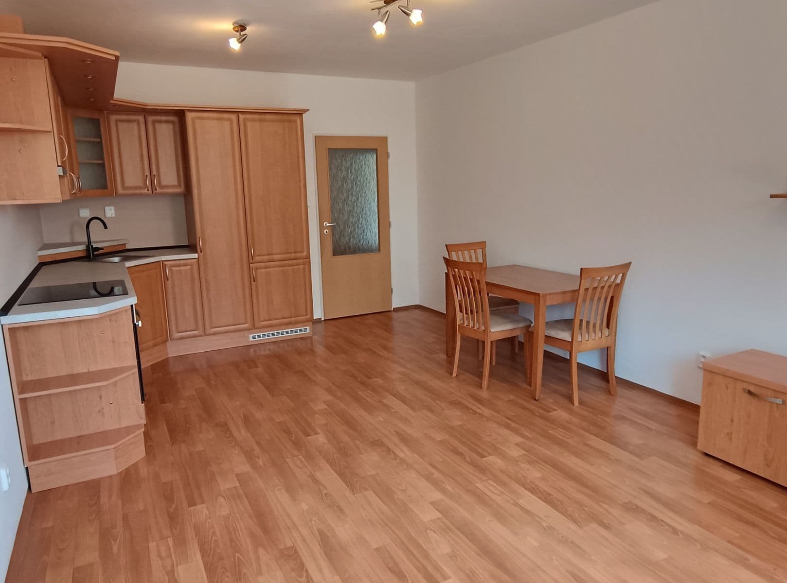 Prenájom bytu 2-izbový 54 m², Herlíkovická, Praha, Praha Prenájom bytu 2-izbový 54 m², Herlíkovická, Praha, Praha