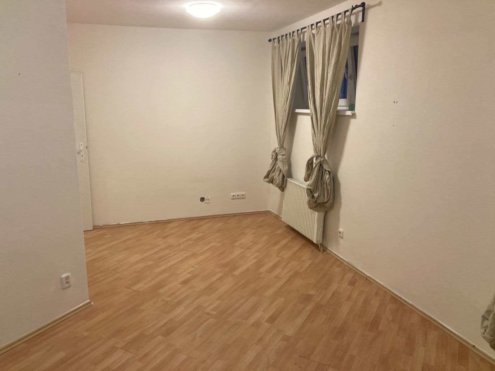 Prenájom bytu Garsoniéra 24 m², Tišnovská, Brno, Jihomoravský kraj Prenájom bytu Garsoniéra 24 m², Tišnovská, Brno, Jihomoravský kraj