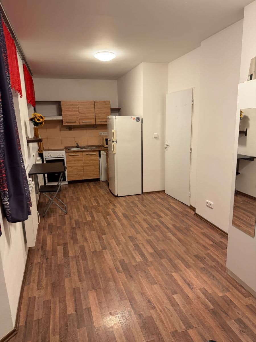 Prenájom bytu Garsoniéra 24 m², Tišnovská, Brno, Jihomoravský kraj Prenájom bytu Garsoniéra 24 m², Tišnovská, Brno, Jihomoravský kraj